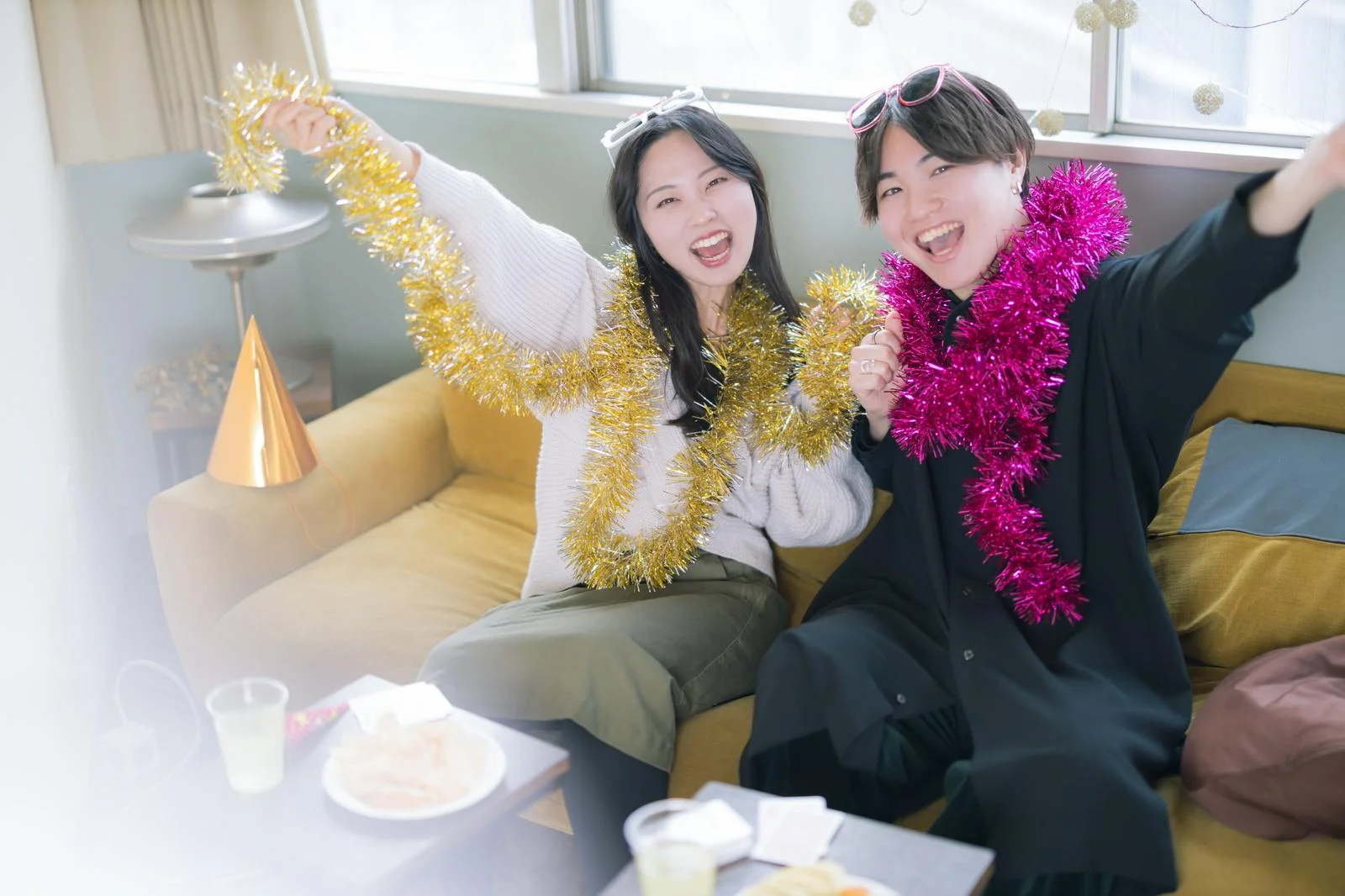 「沈黙が怖い…」男性必見！女性との会話が続く会話術・完全ガイド！アイキャッチ画像