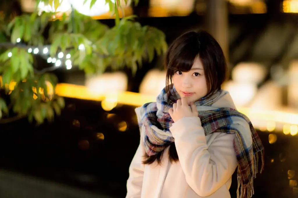 ここからは、男性から羨ましいと思われる彼女の特徴について解説します。どんな女性が周囲の男性から憧れられる存在になるのかを知ることで、自分の魅力の磨き方や理想像をイメージしやすくなるはずです。